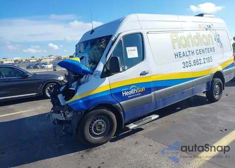 2023 Mercedes-Benz Sprinter 2500 High Roof 4-Cyl Diesel z USA, uszkodzony, nr VIN W1Z4KGHY4PT132189